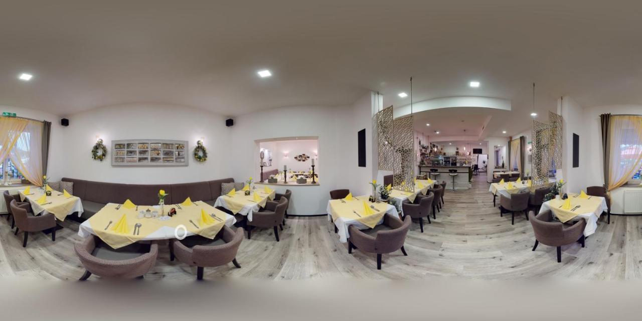 Pension & Restaurant La Amalia Savanyúkút Kültér fotó