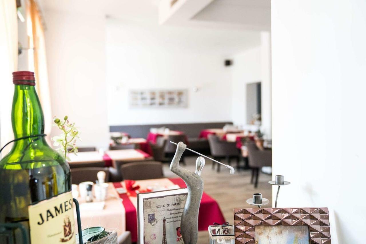 Pension & Restaurant La Amalia Savanyúkút Kültér fotó