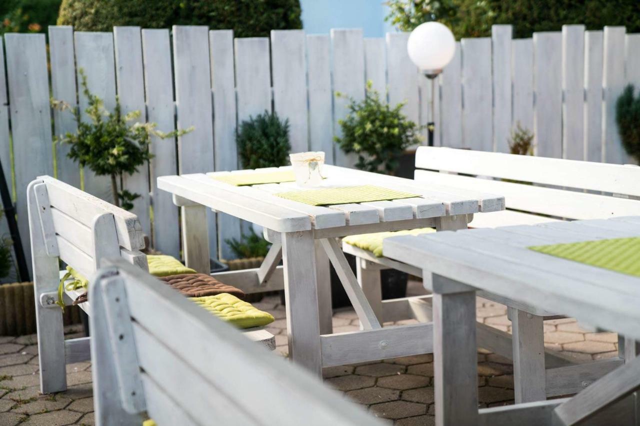 Pension & Restaurant La Amalia Savanyúkút Kültér fotó