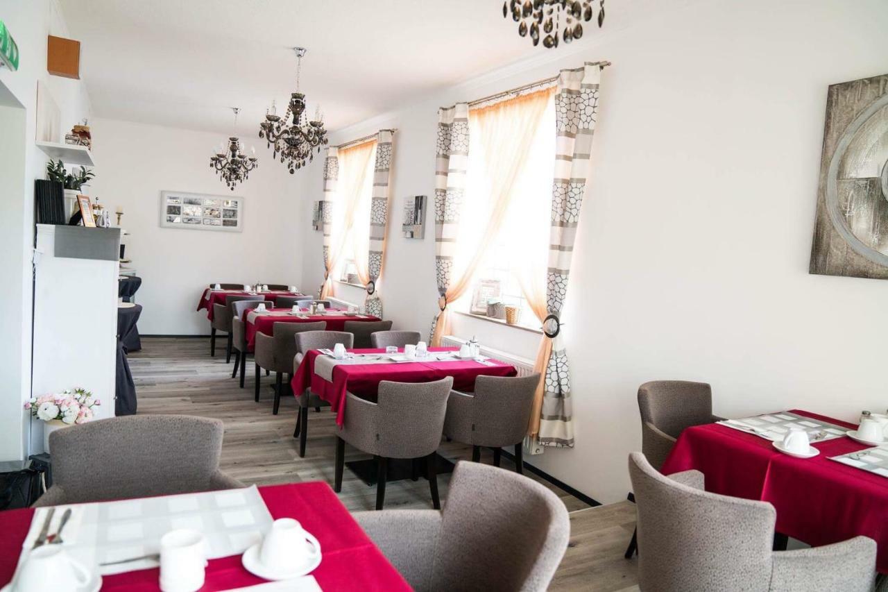 Pension & Restaurant La Amalia Savanyúkút Kültér fotó