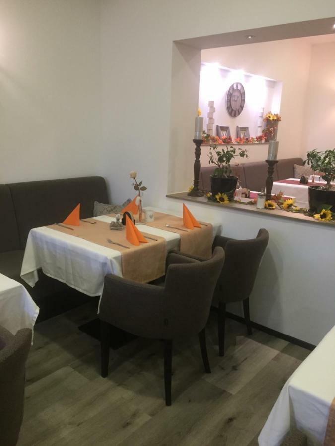Pension & Restaurant La Amalia Savanyúkút Kültér fotó