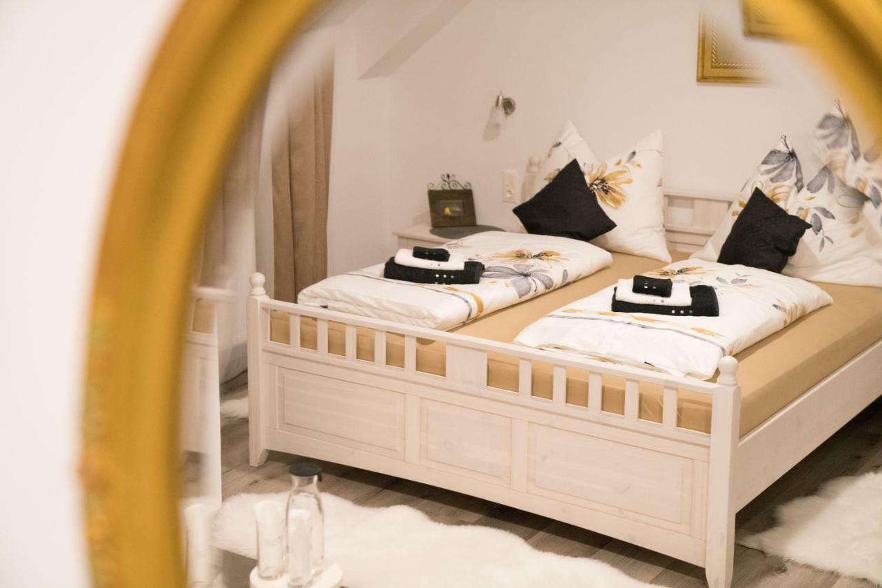 Pension & Restaurant La Amalia Savanyúkút Kültér fotó