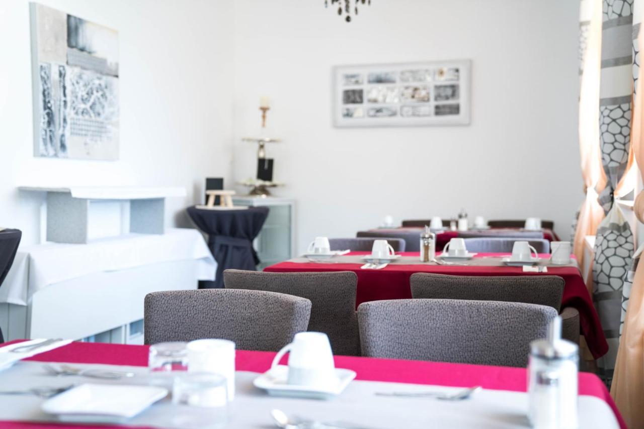 Pension & Restaurant La Amalia Savanyúkút Kültér fotó